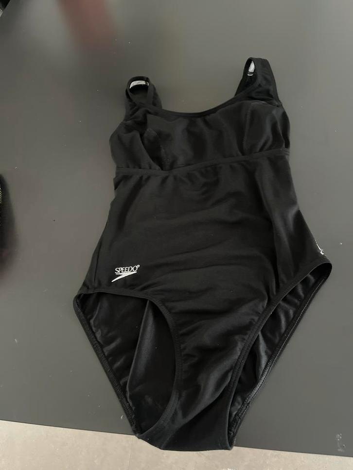 Zwart Speedo badpak M, Kleding | Dames, Badmode en Zwemkleding, Gedragen, Badpak, Zwart, Ophalen of Verzenden