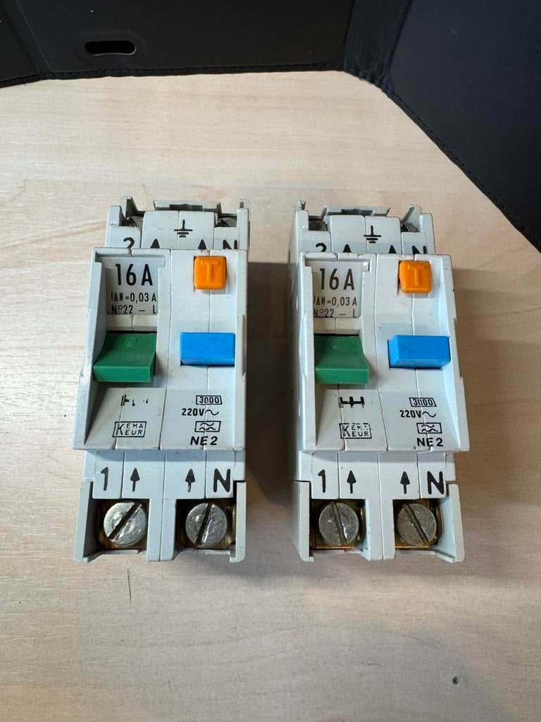 Holec aardlekautomaat 16A 30mA NE22  (1.1), Ophalen of Verzenden, Gebruikt