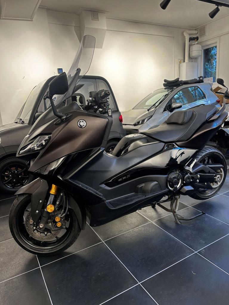 2024 Yamaha TMAX Tech Max Dark Magma – 6245 km, Uitstekende, Niet ingevuld, 562 cc, Bedrijf, Niet ingevuld