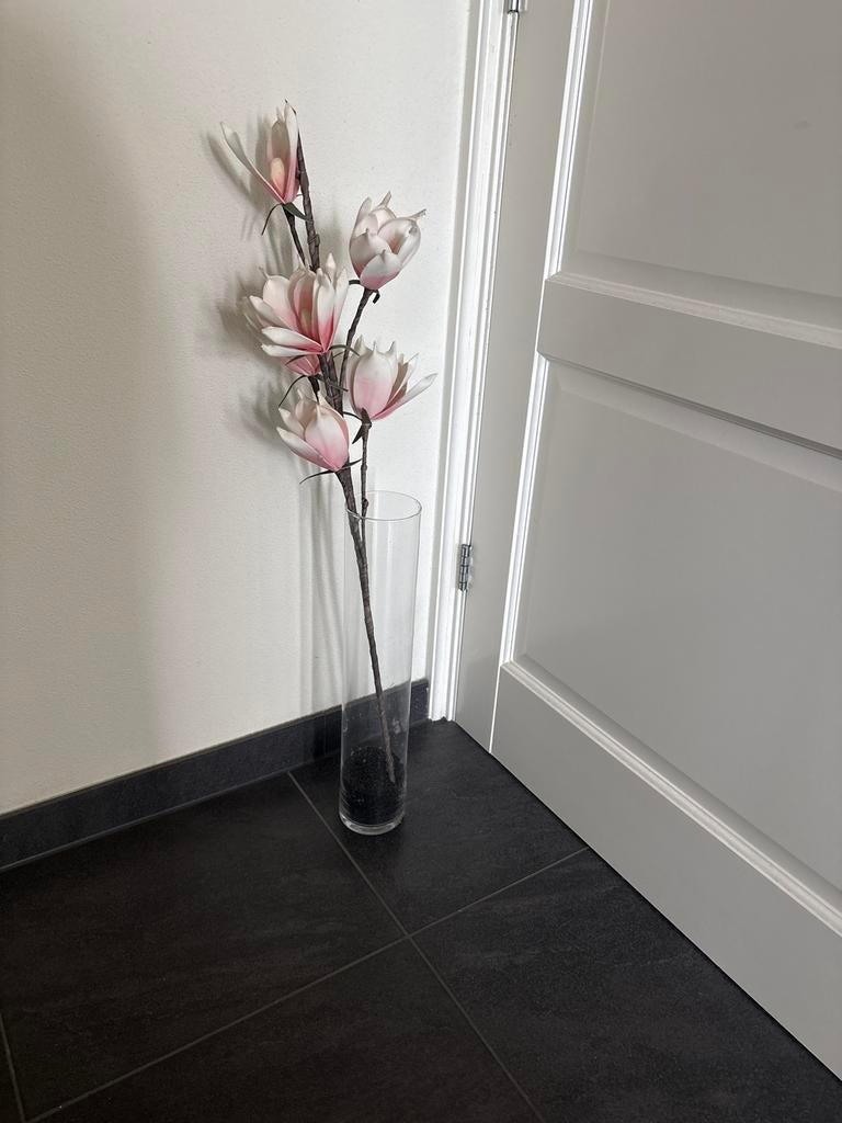 Hoge glazen vaas met foam orchidee - 50cm, Huis en Inrichting, Woonaccessoires | Vazen, Ophalen, Gebruikt, Overige kleuren, 50 tot 75 cm