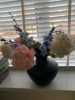 Mat, zwarte vaas met kunst hortensia’s, Huis en Inrichting, Ophalen of Verzenden, Zo goed als nieuw