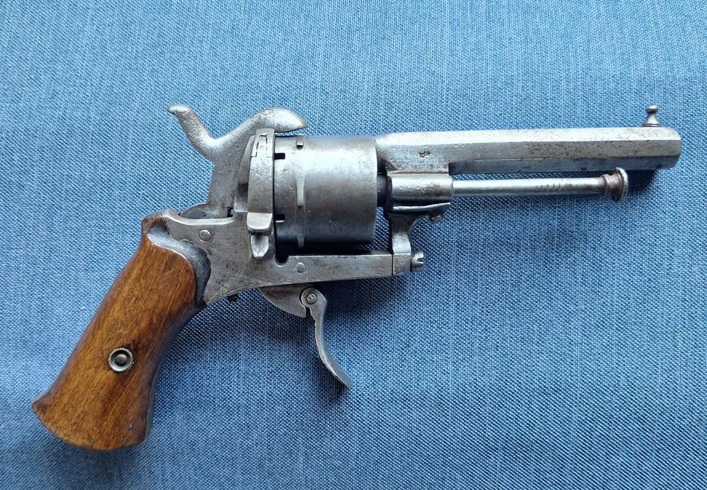 Antiek Frans revolvertje 4., Verzenden