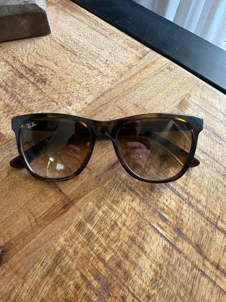 Ray-Ban dames zonnebril met hoesje, Sieraden, Tassen en Uiterlijk, Zonnebrillen en Brillen | Dames, Zonnebril, Bruin, Ophalen of Verzenden