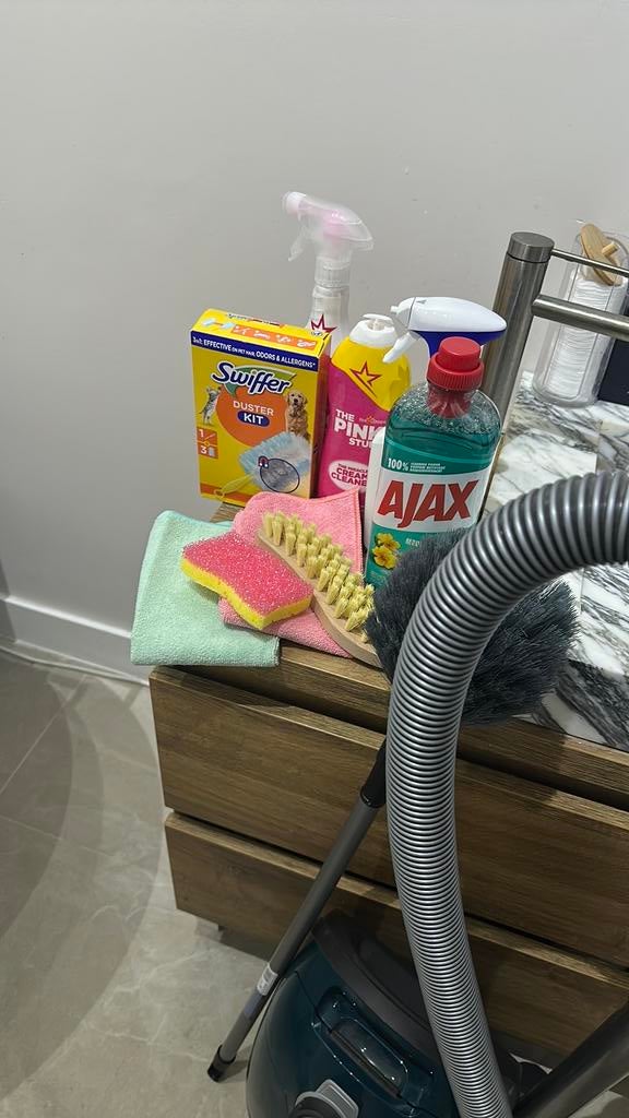 Huishoudelijke hulp, schoonmaken, schoonmaakster, Ophalen of Verzenden, Zo goed als nieuw