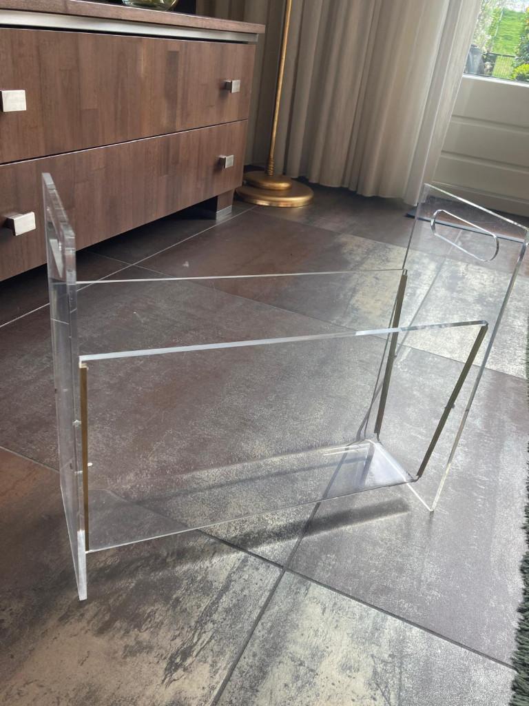 Mooie lectuurbak van plexiglas, Huis en Inrichting, Woonaccessoires | Krantenbakken en Lectuurbakken, Ophalen of Verzenden, Zo goed als nieuw