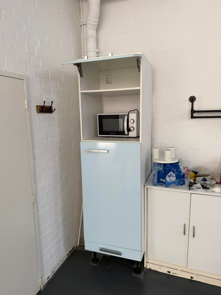 Koelkast met vriezer en magnetron