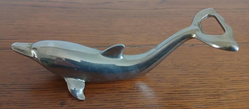 Decoratieve flesopener in de vorm van een dolfijn, Overige typen, Zilver, Ophalen of Verzenden, Zo goed als nieuw