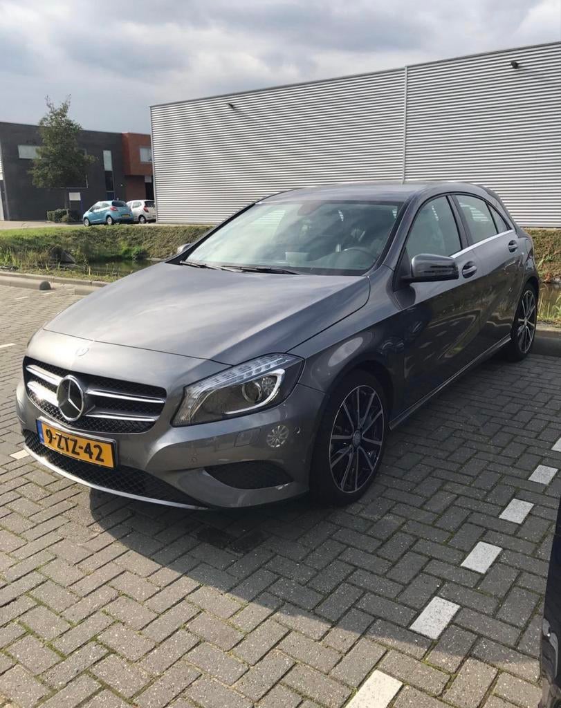 Mercedes-Benz A-Klasse A180 2015 Automaat Grijs, Auto's, Mercedes-Benz, Automaat, Achterwielaandrijving, 1295 kg, 4 cilinders