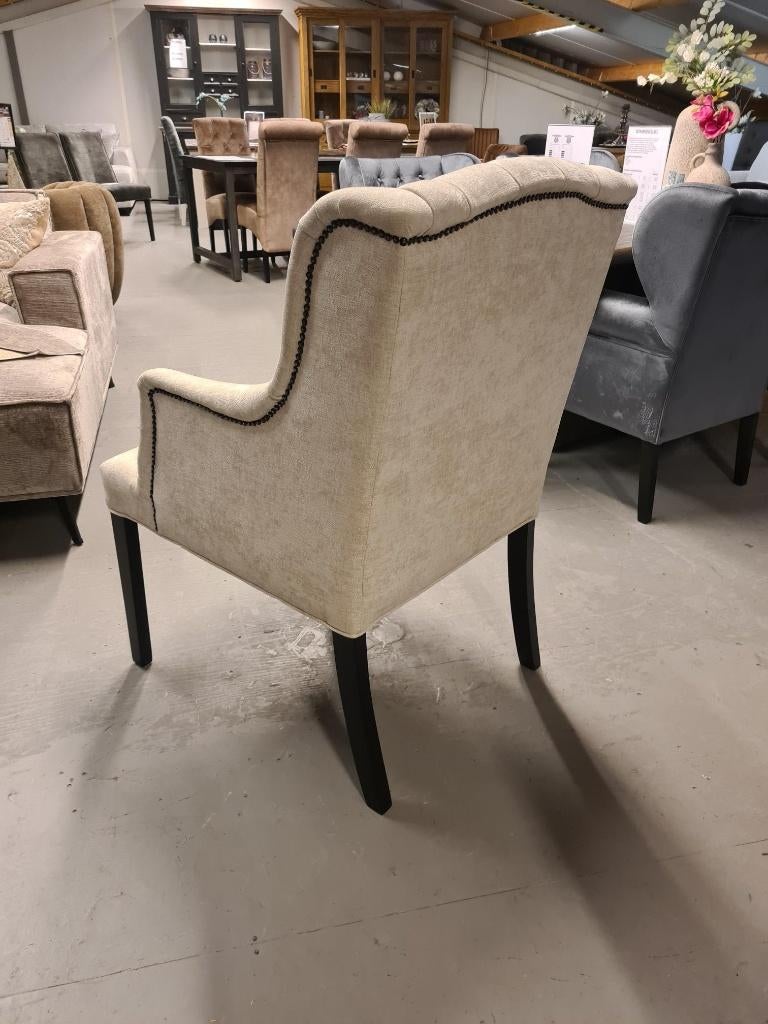 VOORRAAD 4 Landelijke Eetkamerstoelen Victoria Stof Creme (1, Overige kleuren, Nieuw, Ophalen of Verzenden, Landelijke eetkamerstoelen stoelen capiton kleur stof beige