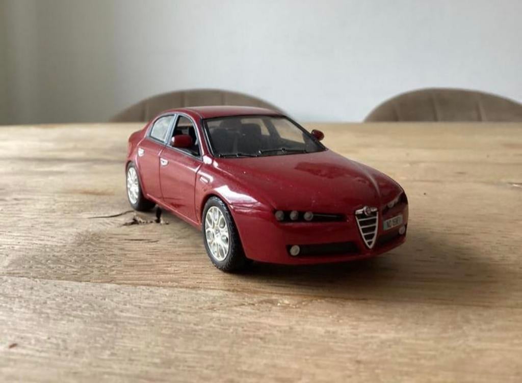 Norev Alfa Romeo 159 – schaal 1:43 – rood – ca. 2005, Ophalen of Verzenden, Zo goed als nieuw, Auto, Norev