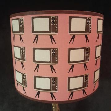 Unieke lampenkap vintage retro roze bruin tv beschikbaar voor biedingen