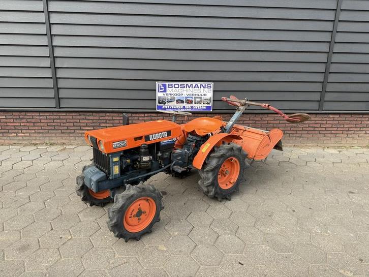 Kubota B6000 4WD minitractor + frees, Zakelijke goederen, Agrarisch | Tractoren, Overige merken, Gebruikt