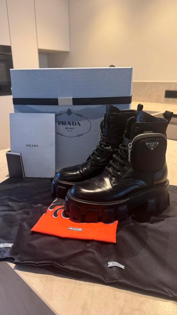 Originele Prada Monolith Boots with Pouch- met Bon!, Kleding | Dames, Schoenen, Nieuw, Lage of Enkellaarzen, Zwart, Ophalen of Verzenden