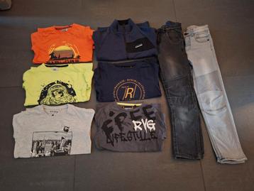 Pakket jongenskleding maat 128 beschikbaar voor biedingen