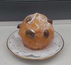 Kaars Oliebol Op Porselein Schoteltje., Overige materialen, Nieuw, Ophalen of Verzenden, Kaars