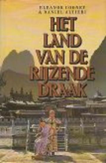 E Cooney en Daniel Altieri-Het Land van de Rijzende Draak-HC beschikbaar voor biedingen