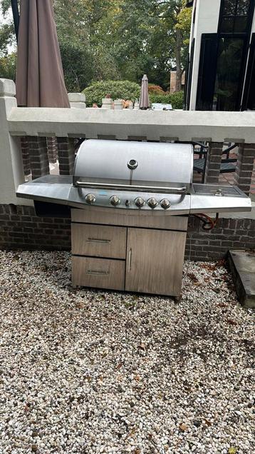 Luxe RVS BBQ met rotisseriebrander, gootsteen & wokbrander beschikbaar voor biedingen
