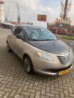 Lancia Ypsilon 0.9 Twinair 85PK Start&stop 2013 Beige, Auto's, Voorwielaandrijving, 750 kg, Beige, Origineel Nederlands