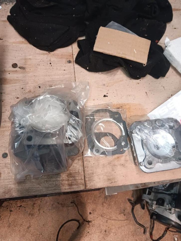 70cc Minarelli Horizontaal Cilinder, city plus, NRX, Fietsen en Brommers, Brommeronderdelen | Scooters, Aprilia, Cilinder, Ophalen