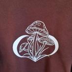 Bruine sweater met paddenstoelen print mt XS , Kleding | Dames, Bruin, Ophalen of Verzenden, Zo goed als nieuw, Maat 34 (XS) of kleiner