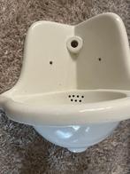 Mooi antiek porseleinen hoekfontein, Doe-het-zelf en Verbouw, Sanitair, Ophalen, Zo goed als nieuw, Wastafel