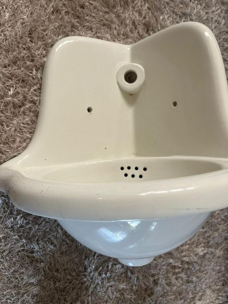 Mooi antiek porseleinen hoekfontein, Doe-het-zelf en Verbouw, Sanitair, Zo goed als nieuw, Wastafel, Ophalen