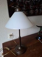 Tafellamp met glazen kap, Huis en Inrichting, Lampen | Tafellampen, 50 tot 75 cm, Klassiek, Ophalen of Verzenden, Zo goed als nieuw
