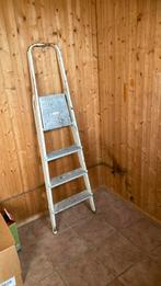 Gebruikte keukentrap, Doe-het-zelf en Verbouw, Ladders en Trappen, Ophalen, Zo goed als nieuw, Minder dan 2 meter