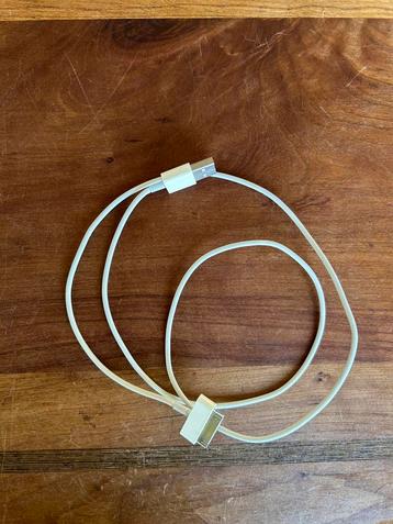 iPad of iPhone kabel 30 pins USB beschikbaar voor biedingen