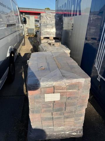 Diverse sierklinkers, tegels voor 75,- per pallet OP=OP € 75 beschikbaar voor biedingen