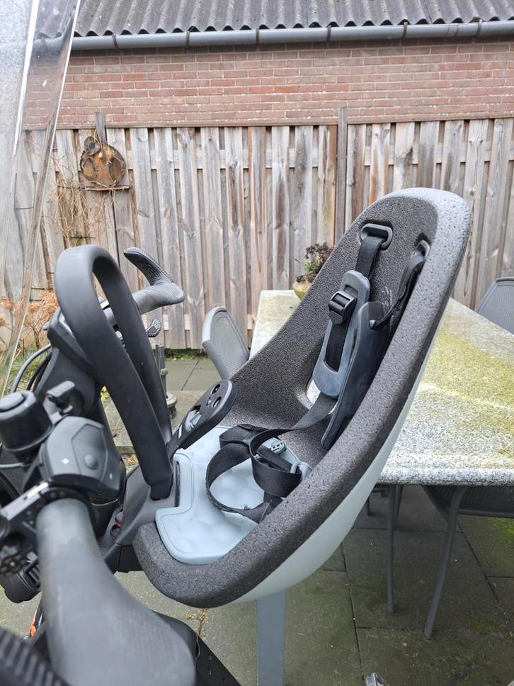 Thule Yepp Nexxt Voorzitje + Windscherm, Fietsen en Brommers, Fietsaccessoires | Fietsstoeltjes, Gebruikt, Voorzitje, 9 t/m 18 kg