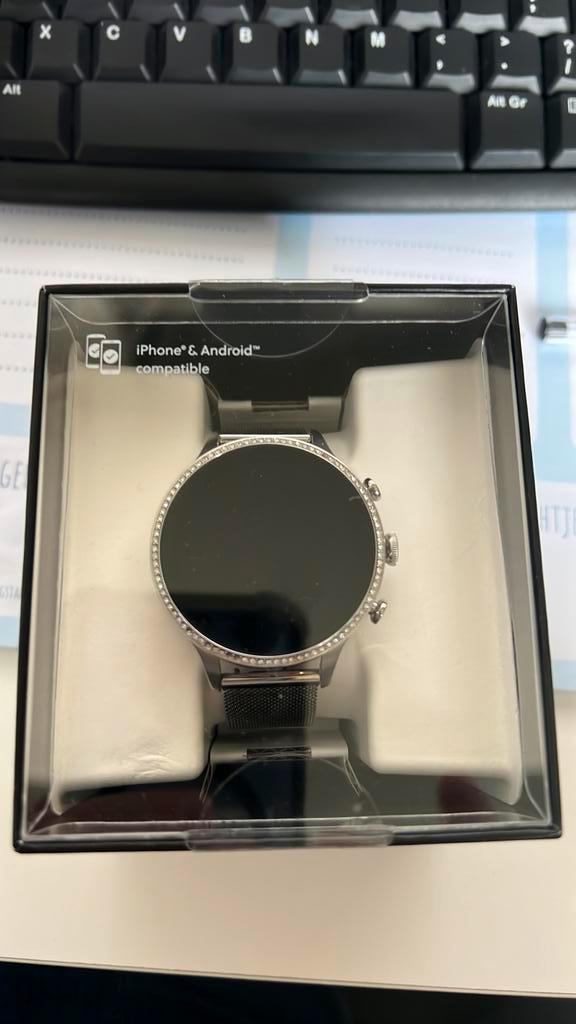 Fossil Gen 6 smartwatch inclusief 2 extra horlogebandjes., Sieraden, Tassen en Uiterlijk, Smartwatches, Zo goed als nieuw, Android