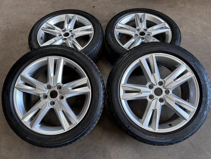18 inch originele velgen + zomerbanden Seat Ateca 575601025G, Auto-onderdelen, Banden en Velgen, Banden en Velgen, Zomerbanden