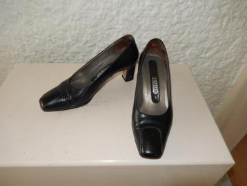 chique pumps Peter Kaiser mt36 zwart leer/lak als nieuw beschikbaar voor biedingen
