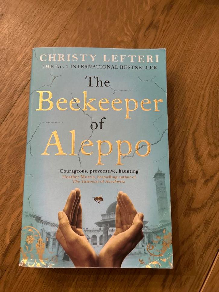 The Beekeeper of Aleppo - Christy Lefteri, Boeken, Romans, Zo goed als nieuw, Europa overig, Ophalen