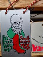 Oosterhoutse insignes. Jaartal staat op de insigne, Ophalen