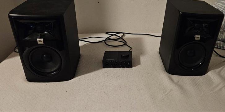 2x JBL 3 Mk2 Monitorspeakers + 1 NIKomplete audio 2 & kabels, Muziek en Instrumenten, Midi-apparatuur, Gebruikt, Ophalen