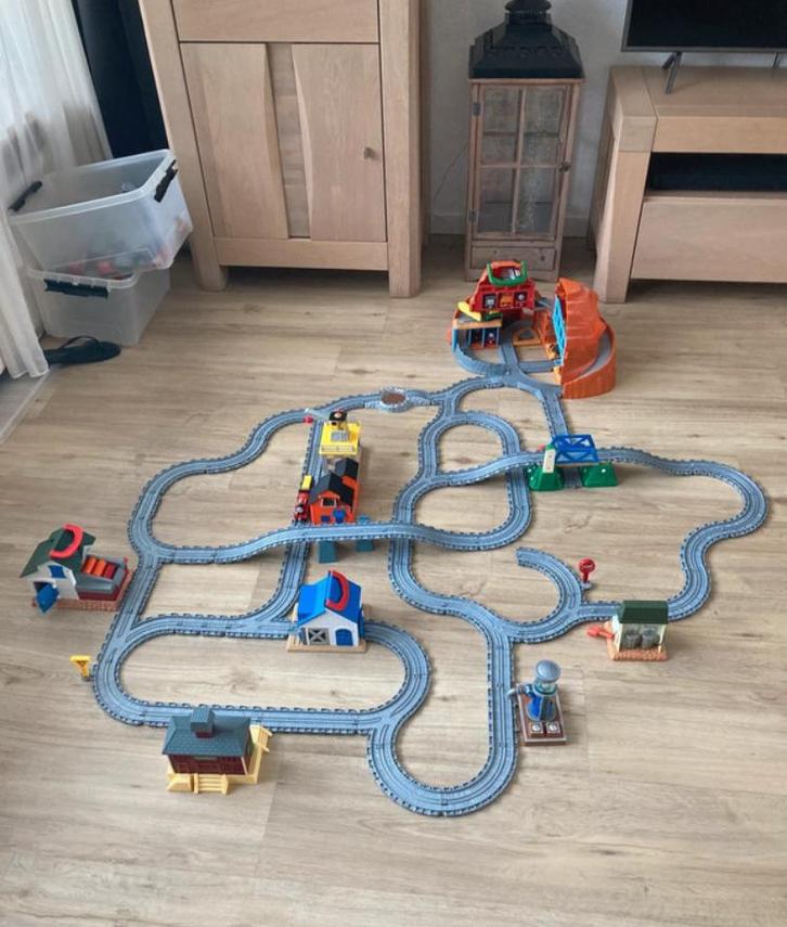 Thomas de trein complete en uitgebreide speelset, Kinderen en Baby's, Speelgoed | Thomas de Trein, Gebruikt, Ophalen of Verzenden