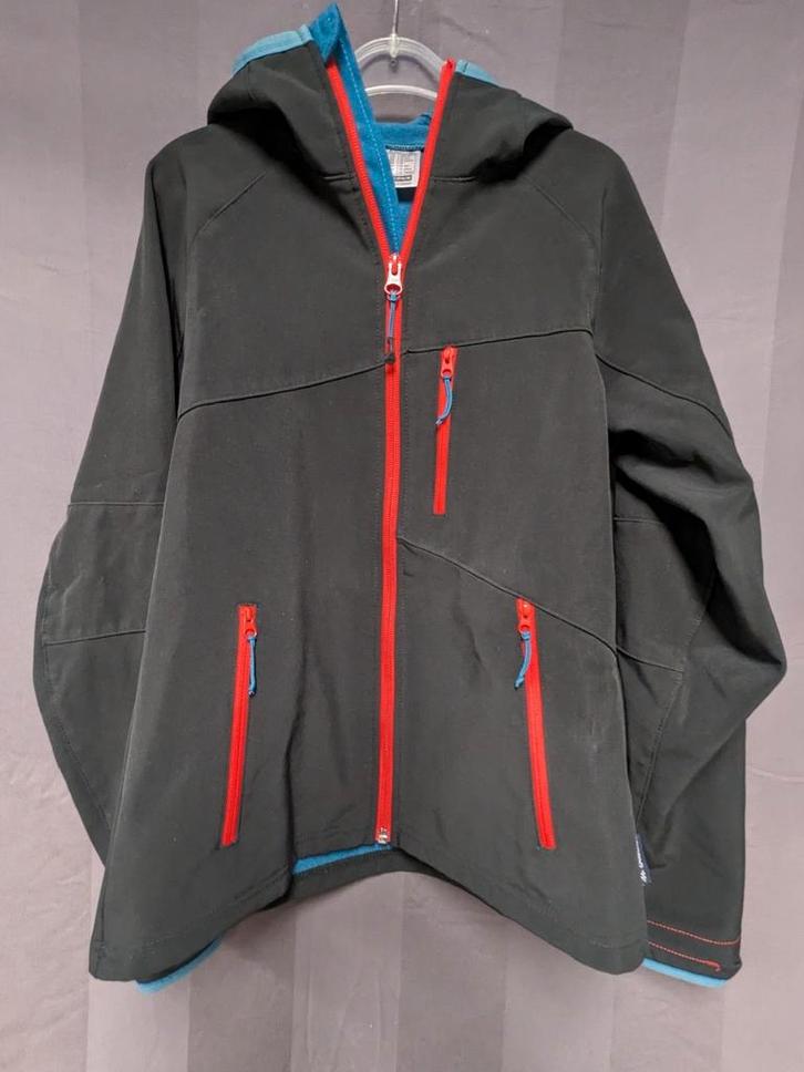 Softshell jas zwart Decathlon (146-152 / 12 jaar), Kinderen en Baby's, Kinderkleding | Maat 146, Zo goed als nieuw, Jongen of Meisje