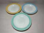 Drie diepe borden pastel Maastricht verschillende kleuren, Huis en Inrichting, Keuken | Servies, Gebruikt, Ophalen of Verzenden