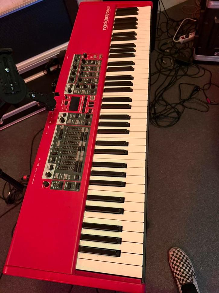 Nord electro 6hp inclusief flightcase, Muziek en Instrumenten, Keyboards, Zo goed als nieuw, Overige aantallen, Overige merken