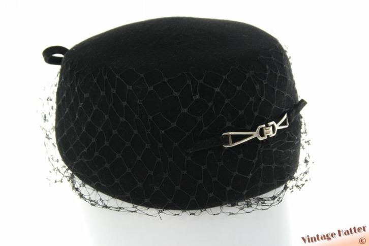 vintage Dames pillbox cocktailhoed zwart vilt met voile 56, Kleding | Dames, Hoeden en Petten, Zo goed als nieuw, Hoed, 56 of 57 cm (M, 7 of 7⅛ inch)
