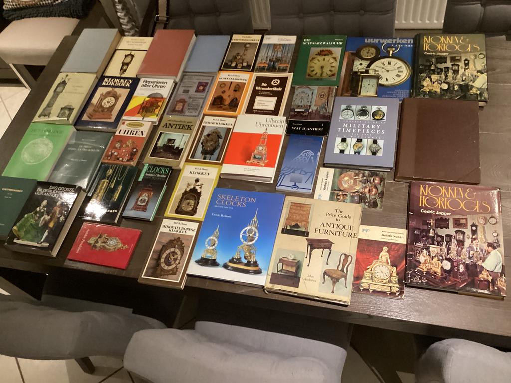 Diverse Klokken boeken, Ophalen of Verzenden, Gelezen