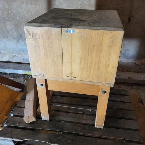 Kwaliteits hakblok van de firma van Dijk, Antiek en Kunst, Curiosa en Brocante, Ophalen