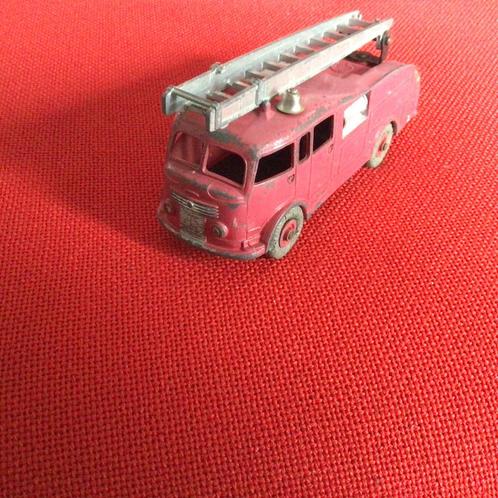 DINKY TOYS COMMER FIRE ENGINE GOED POETSEN DOET WONDEREN 👌, Hobby en Vrije tijd, Modelauto's | 1:50, Gebruikt, Bus of Vrachtwagen