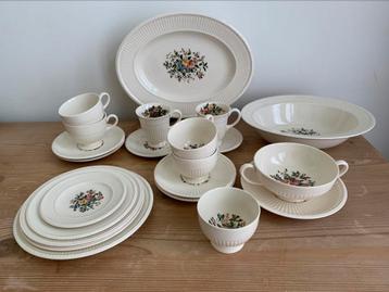 Wedgwood Conway servies beschikbaar voor biedingen
