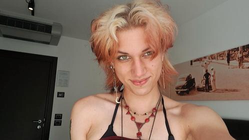 SPOED!!!EINDHOVEN/TILBURG KAMER/STUDIO GEZOCHT!!!, Huizen en Kamers, Op zoek naar een kamer