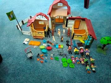 Grote boerderij van Playmobil. beschikbaar voor biedingen