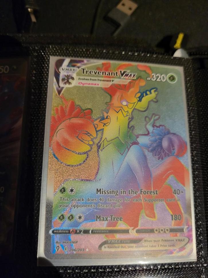 Trevenant VMAX Rainbow - Near Mint, Hobby en Vrije tijd, Verzamelkaartspellen | Pokémon, Zo goed als nieuw, Losse kaart, Foil