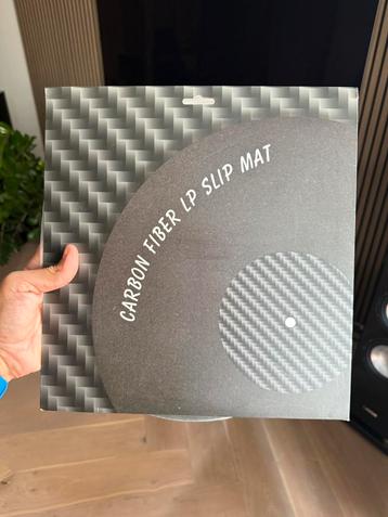 Carbon fiber slip mat beschikbaar voor biedingen